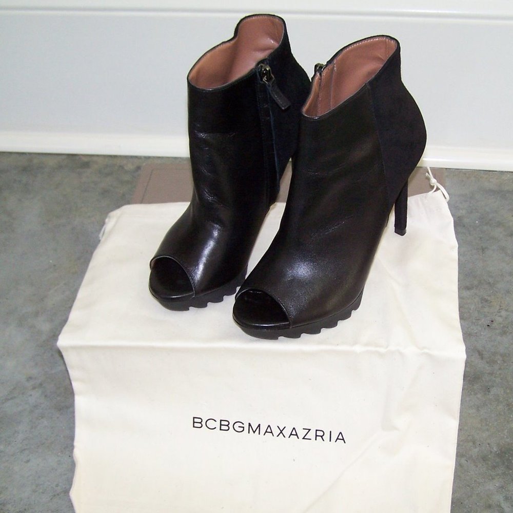 BCBG Maxazria peep toe "Nevio"